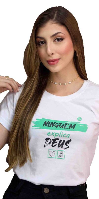 T - SHIRT NINGUEM EXPLICA DEUS B/VERDE