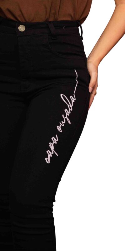 CALÇA FEM PRETA-CAPA OUSADA
